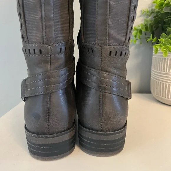 BARETRAPS Gray Knee-High Boots - Picture 5 of 9